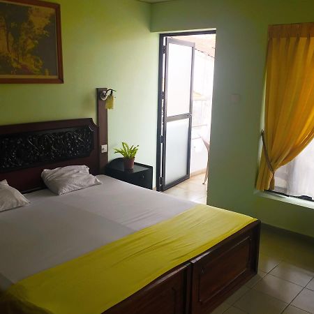 Hotel Negombo Exterior photo